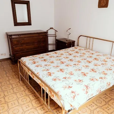 شقة Dossi, Ferrara